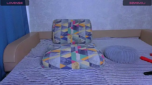 LucieHells online show from May 2026 01:33:02 AM