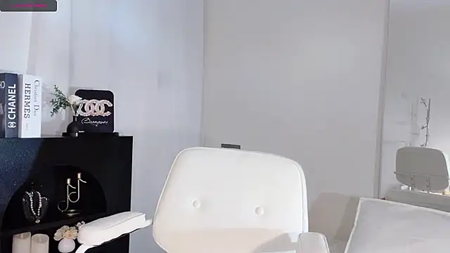 lvy-w online show from October 2025 01:21:01 PM