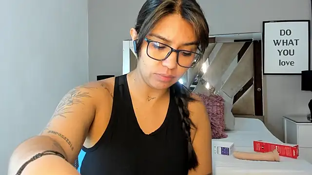 sharlott18 online show from December 2024 09:50:02 AM