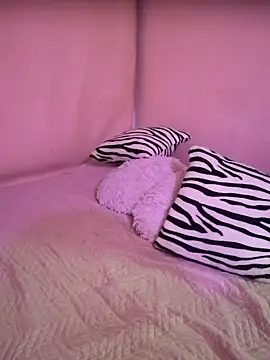 Felicia smok3 online show from December 2024 01:00:02 AM