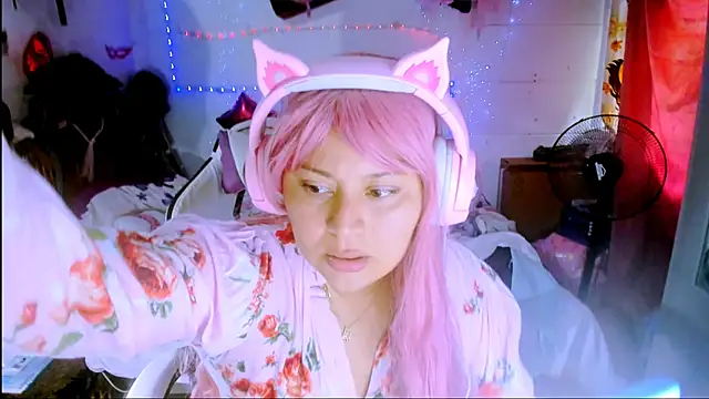 SofiaOlivares online show from November 2025 04:29:01 PM