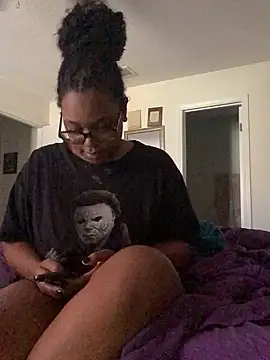 Snapshot of SweetHoneyBunz chatting on January 2026 04:45:01 PM SweetHoneyBunz online show from January 2026 04:45:01 PM