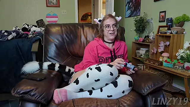 Linzy 19 online show from January 2025 07:42:02 PM