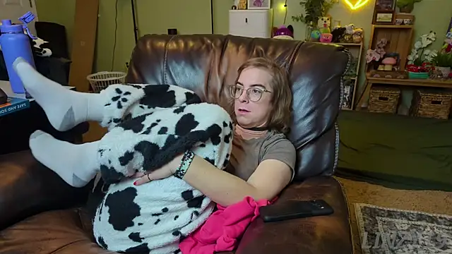 Linzy 19 online show from January 2025 04:14:02 AM