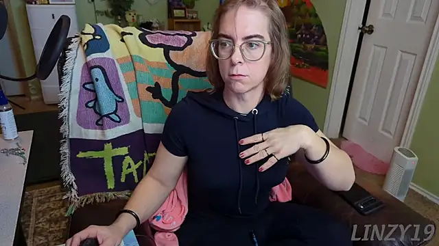 Linzy 19 online show from February 2025 06:43:02 PM