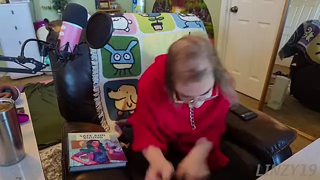 Linzy 19 online show from March 2025 04:35:02 PM