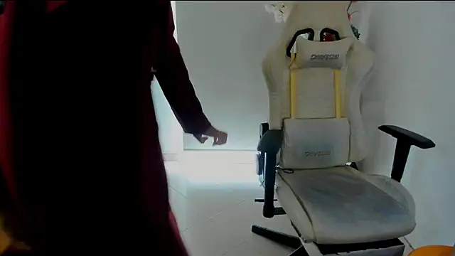 Snapshot of ScarlettMalbec chatting on January 2025 08:50:01 PM ScarlettMalbec online show from January 2025 08:50:01 PM