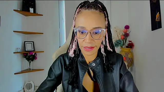 Snapshot of ScarlettMalbec chatting on January 2025 10:44:01 PM ScarlettMalbec online show from January 2025 10:44:01 PM