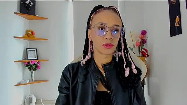 Snapshot of ScarlettMalbec chatting on February 2025 09:07:02 PM ScarlettMalbec online show from February 2025 09:07:02 PM