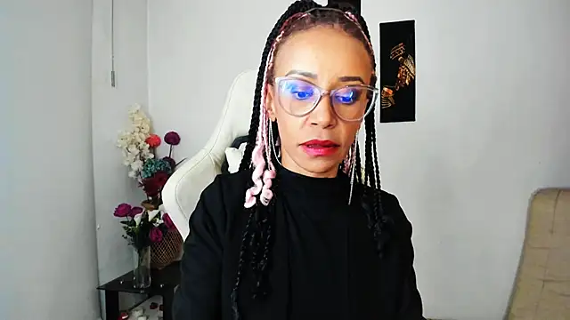 Snapshot of ScarlettMalbec chatting on February 2025 11:33:02 PM ScarlettMalbec online show from February 2025 11:33:02 PM