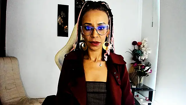 Snapshot of ScarlettMalbec chatting on February 2025 08:41:01 PM ScarlettMalbec online show from February 2025 08:41:01 PM