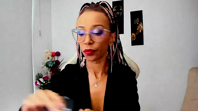 Snapshot of ScarlettMalbec chatting on March 2025 08:22:01 PM ScarlettMalbec online show from March 2025 08:22:01 PM