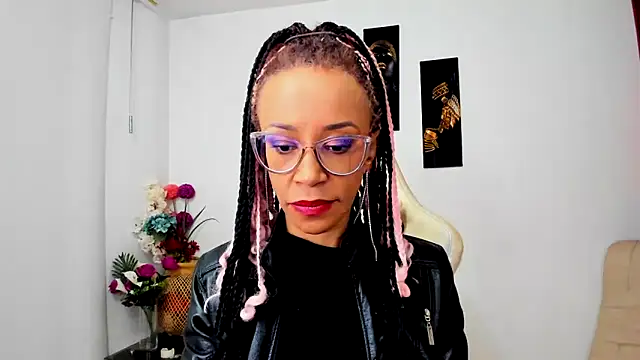 Snapshot of ScarlettMalbec chatting on March 2025 12:42:01 AM ScarlettMalbec online show from March 2025 12:42:01 AM