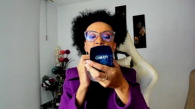 Snapshot of ScarlettMalbec chatting on March 2025 12:08:01 AM ScarlettMalbec online show from March 2025 12:08:01 AM