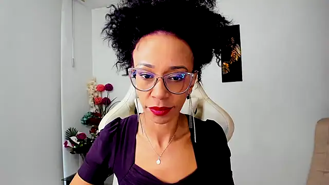 Snapshot of ScarlettMalbec chatting on March 2025 09:21:01 PM ScarlettMalbec online show from March 2025 09:21:01 PM