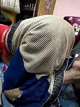 COUPLLE VILLAGE online show from February 2026 07:45:01 PM