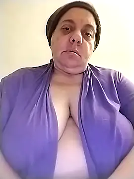 BustyBabyOfficial online show from October 2025 11:38:02 PM