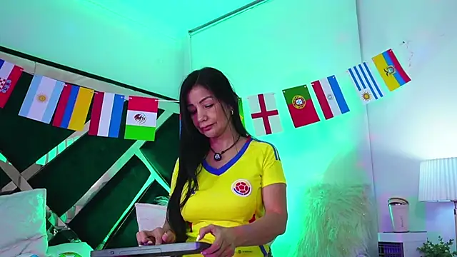 EVA45LOVES online show from June 2026 10:35:01 AM