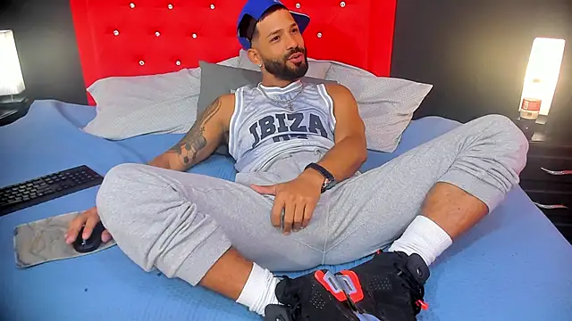 Thiagogomez online show from February 2025 03:41:02 PM