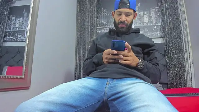 Thiagogomez online show from March 2025 12:22:02 PM