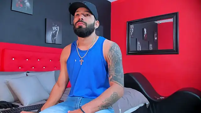 Thiagogomez online show from September 2025 12:27:01 PM