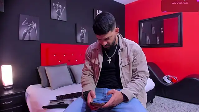 Thiagogomez online show from December 2025 12:20:01 PM