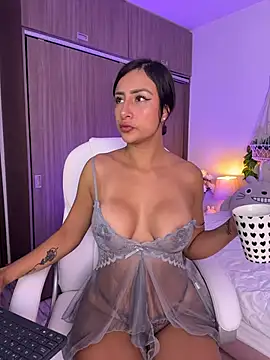 Snapshot of andre_queen09 chatting on April 2026 10:53:02 AM andre queen09 online show from April 2026 10:53:02 AM