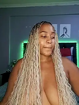 Snapshot of Toya_P chatting on March 2025 12:39:02 AM Toya P online show from March 2025 12:39:02 AM