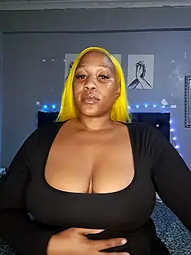 Snapshot of Toya_P chatting on July 2026 02:43:01 PM Toya P online show from July 2026 02:43:01 PM