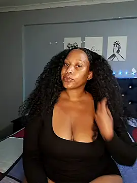 Snapshot of Toya_P chatting on July 2026 05:11:02 PM Toya P online show from July 2026 05:11:02 PM