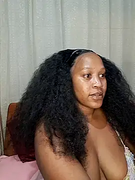 Snapshot of Toya_P chatting on July 2026 06:16:02 PM Toya P online show from July 2026 06:16:02 PM