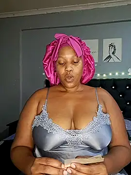 Snapshot of Toya_P chatting on July 2026 04:28:01 PM Toya P online show from July 2026 04:28:01 PM