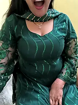 Snapshot of lovely_zara chatting on January 2025 06:09:01 AM lovely zara online show from January 2025 06:09:01 AM