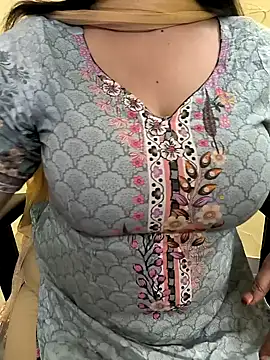 Snapshot of lovely_zara chatting on January 2025 04:55:02 PM lovely zara online show from January 2025 04:55:02 PM