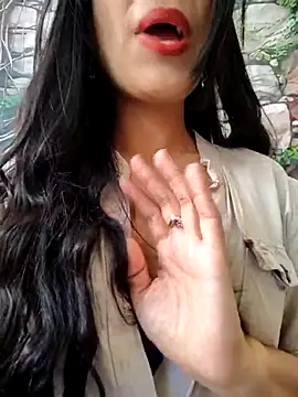 Astrid-- online show from November 2025 07:46:02 PM