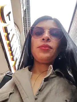 Astrid-- online show from December 2025 03:20:01 PM