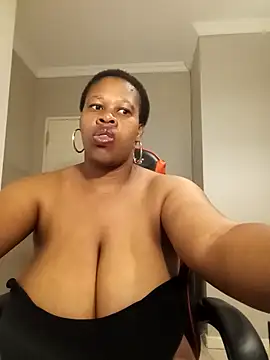 Snapshot of bustylisa1983 chatting on February 2026 03:18:02 AM bustylisa1983 online show from February 2026 03:18:02 AM