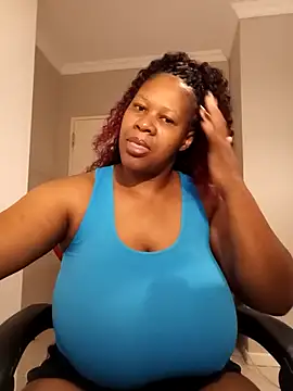 Snapshot of bustylisa1983 chatting on April 2026 04:54:02 AM bustylisa1983 online show from April 2026 04:54:02 AM