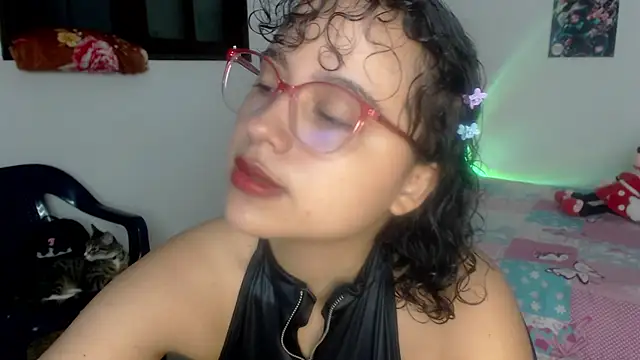 lou cute online show from January 2025 10:24:01 PM