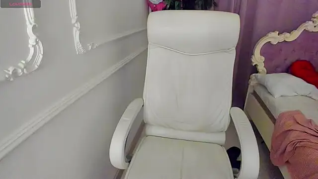 Lily Marlin online show from June 2026 02:40:01 AM