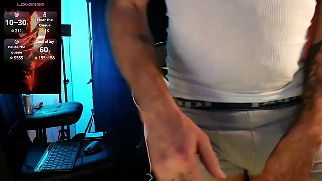 Snapshot of FiftyShadez chatting on February 2025 05:42:02 AM FiftyShadez online show from February 2025 05:42:02 AM