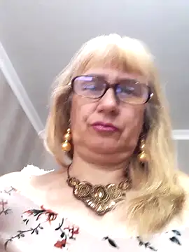 Snapshot of koroleva70 chatting on September 2025 10:16:02 AM koroleva70 online show from September 2025 10:16:02 AM