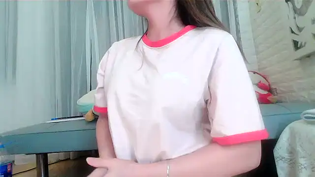 Snapshot of Miyeon_99999 chatting on October 2025 01:40:02 PM Miyeon 99999 online show from October 2025 01:40:02 PM