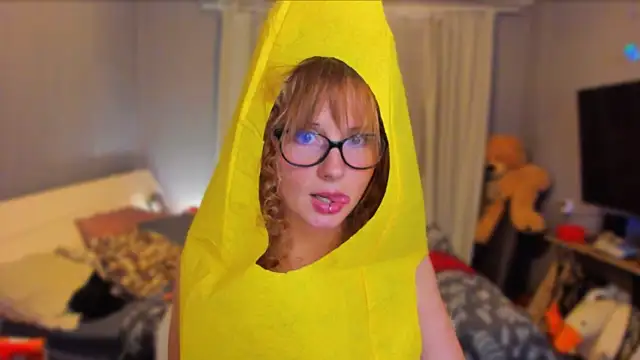 KlementinaBbG online show from September 2025 08:54:01 PM