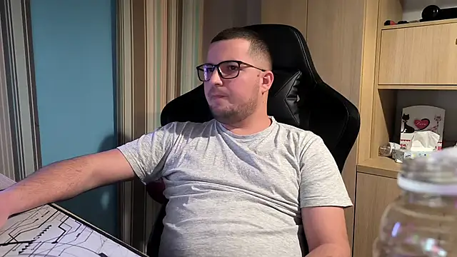 bigpuff hott online show from October 2025 08:33:01 PM