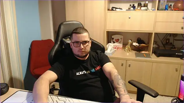 bigpuff hott online show from October 2025 06:41:02 PM