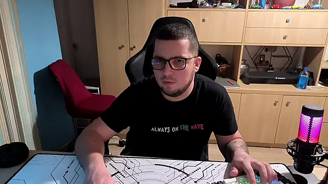 bigpuff hott online show from October 2025 06:57:02 PM