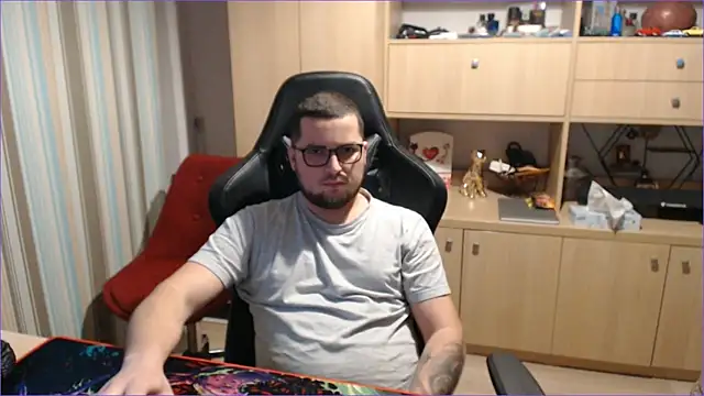 bigpuff hott online show from October 2025 07:37:02 PM