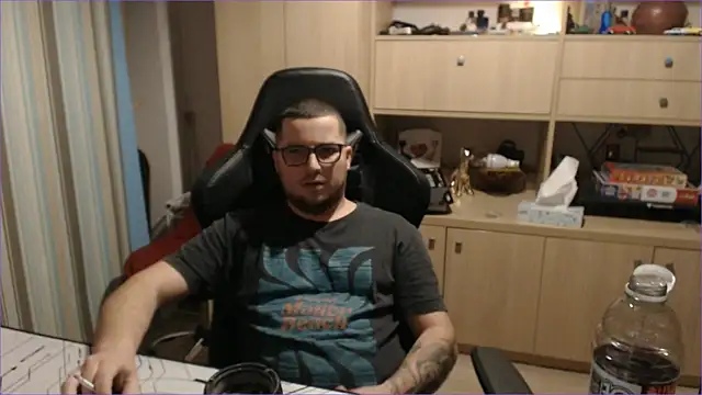 bigpuff hott online show from November 2025 09:46:02 PM