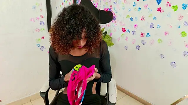 Snapshot of lau_sil chatting on September 2025 10:48:02 PM lau sil online show from September 2025 10:48:02 PM